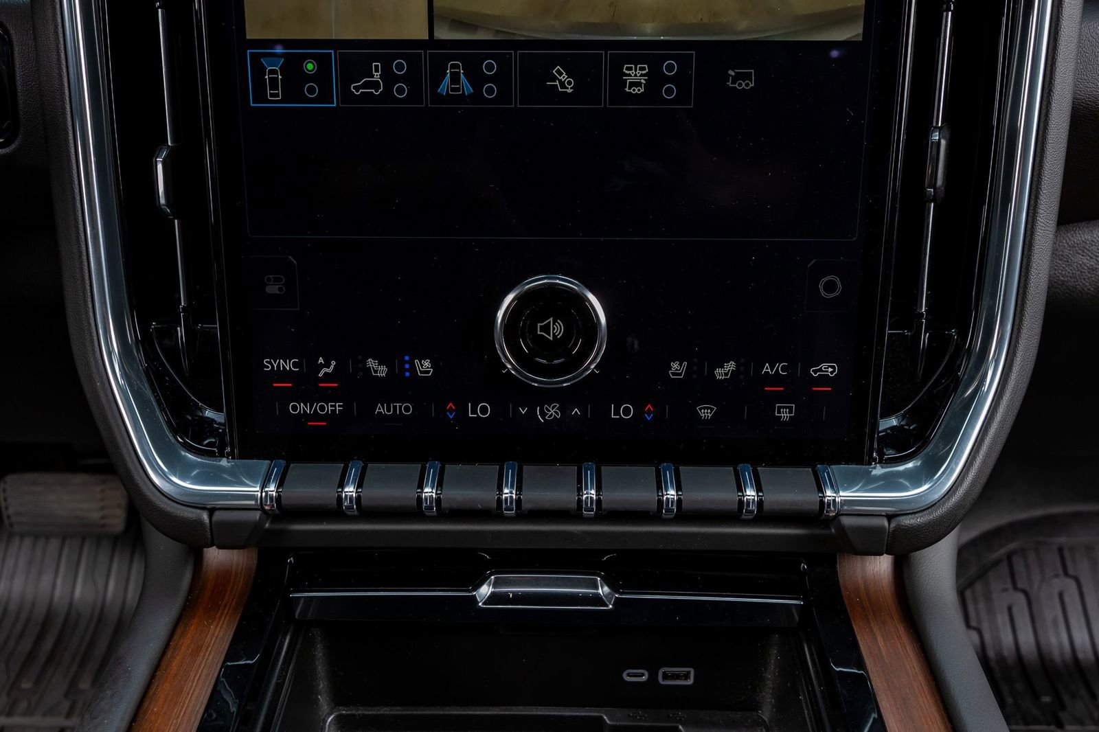 Used 2025 GMC Yukon Denali w/ Denali Reserve Package image 27