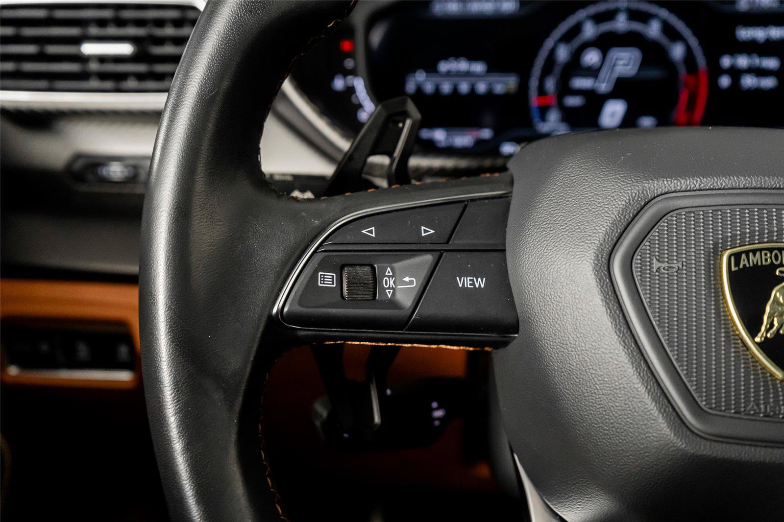 Used 2023 Lamborghini Urus S AWD/4WD image 45