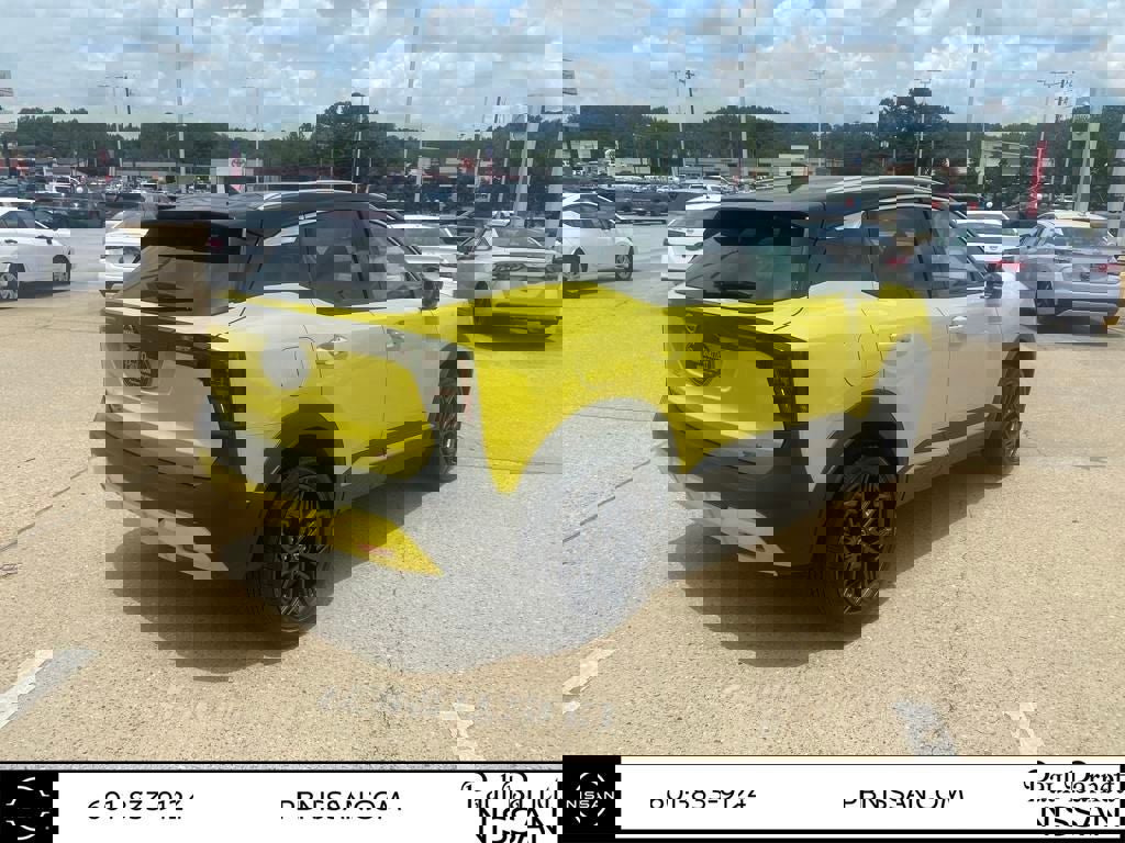 New 2025 Nissan Kicks SR image 5