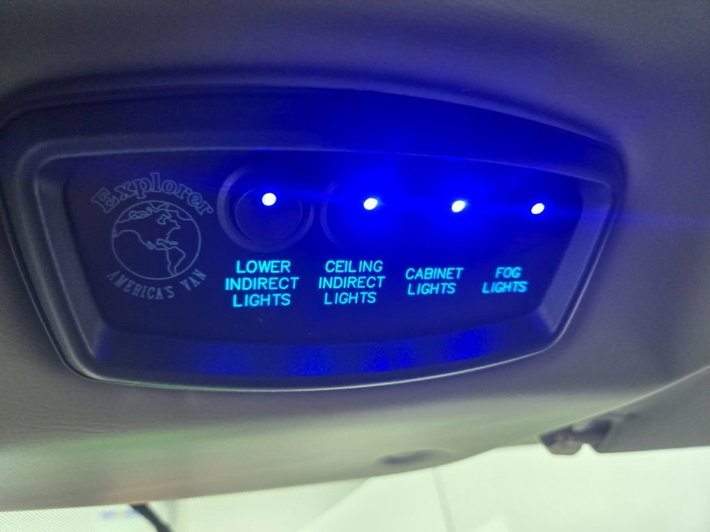 Used 2023 GMC Savana 2500 image 32