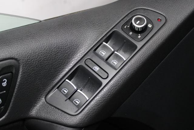 Used 2013 Volkswagen Tiguan S AWD/4WD image 11