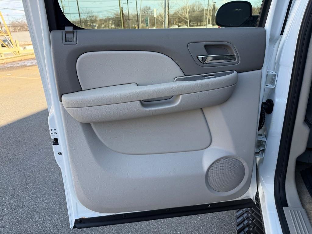 Used 2010 Chevrolet Avalanche LT w/ Suspension Package, Off-Road AWD/4WD image 29