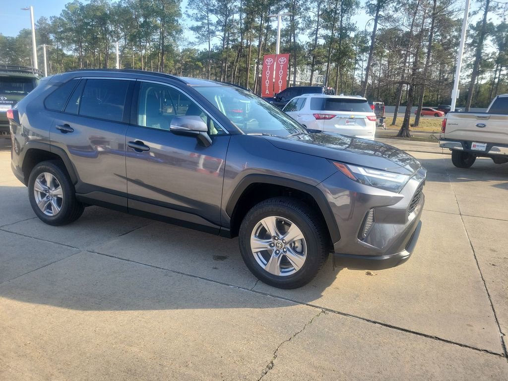 Used 2023 Toyota RAV4 XLE w/ Convenience Package image 10