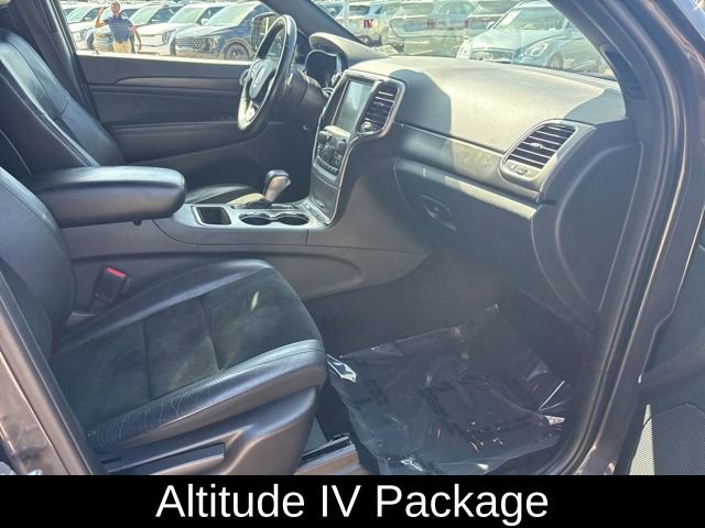 Used 2017 Jeep Grand Cherokee Altitude image 5