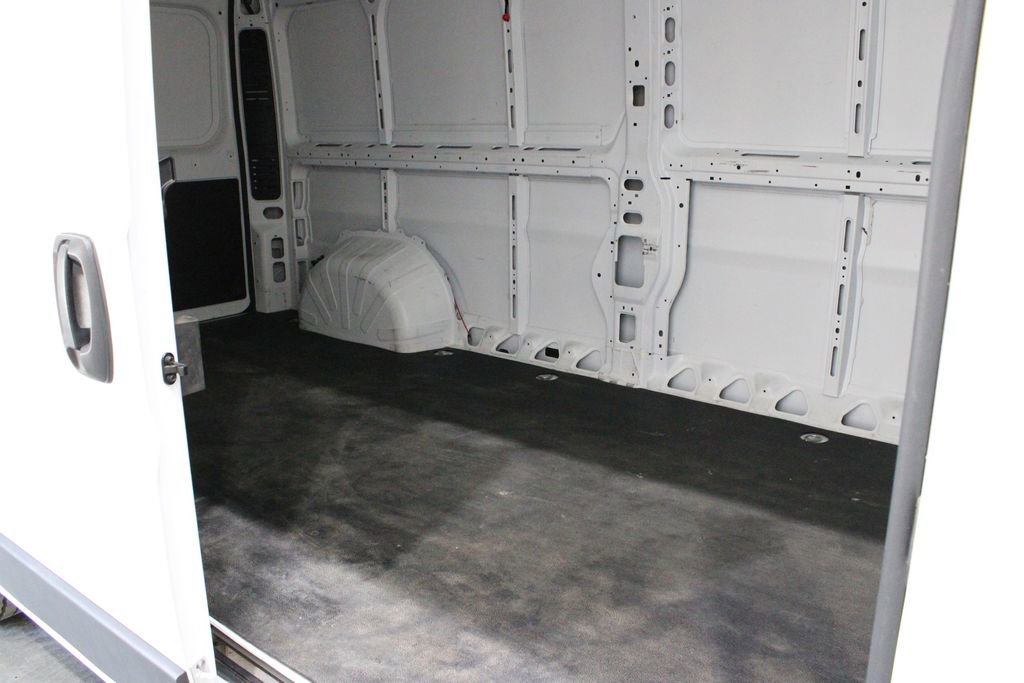 Used 2024 RAM ProMaster 2500 w/ Convenience Group image 22
