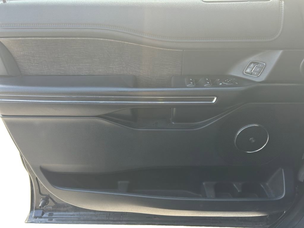 Used 2019 Ford Expedition Max Limited AWD/4WD image 17
