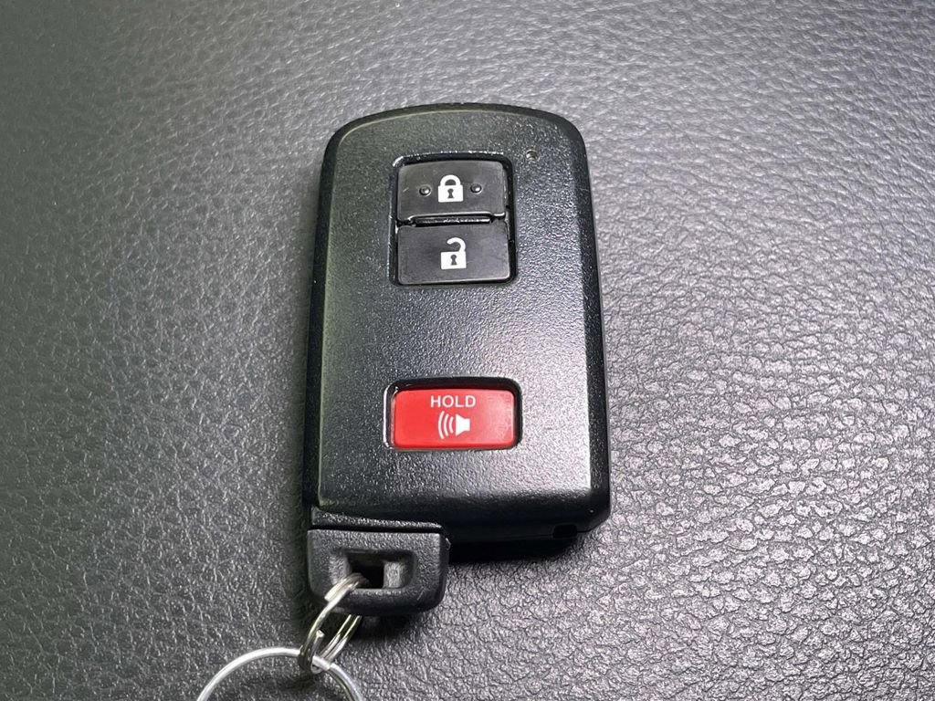 Used 2020 Toyota Tacoma TRD Sport AWD/4WD image 33