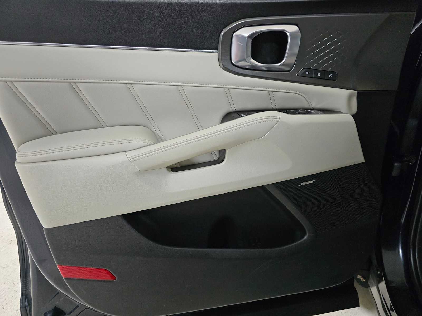 Used 2023 Kia Sorento SX Prestige image 23