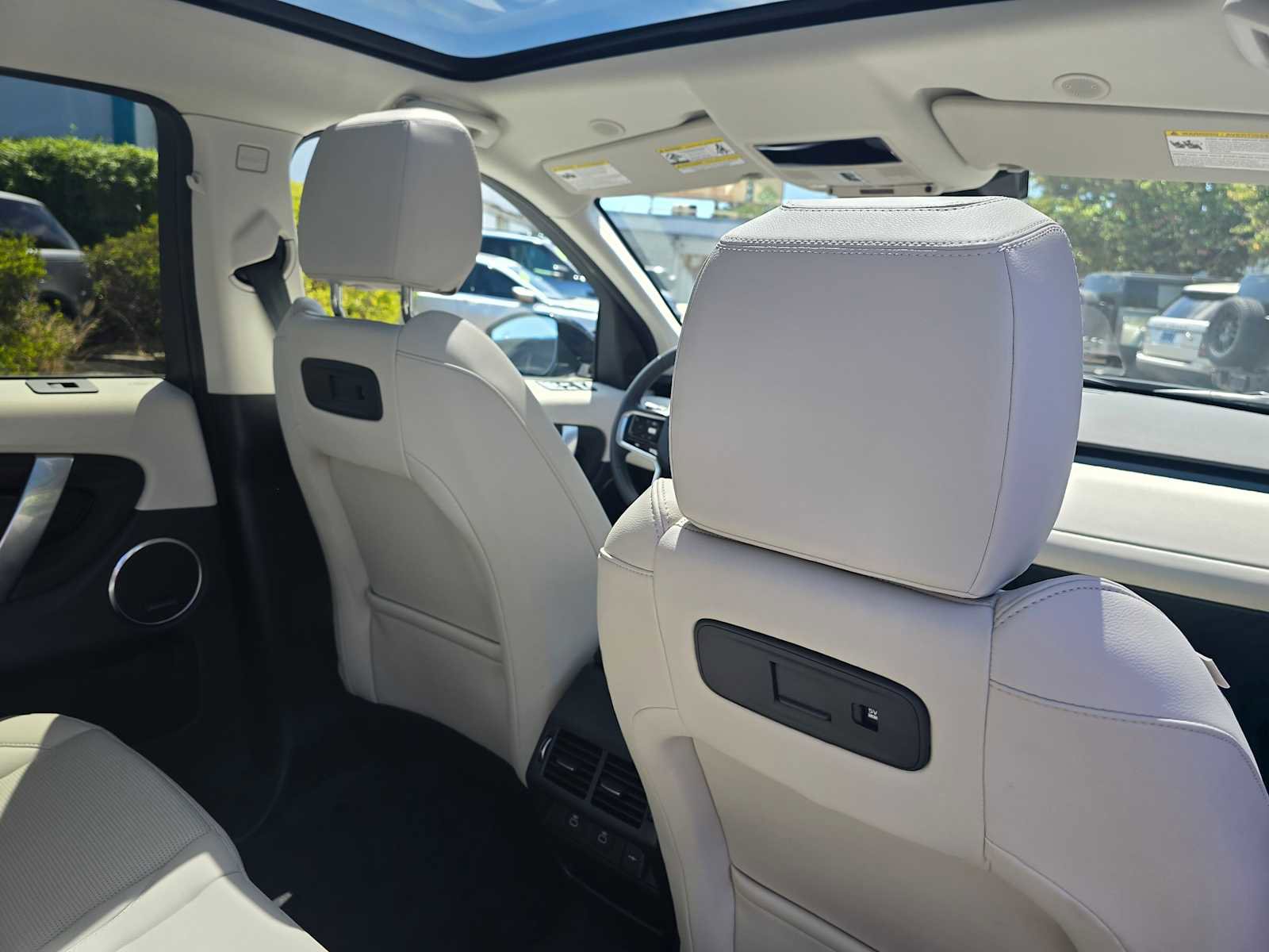 Certified 2025 Land Rover Discovery Sport S image 15