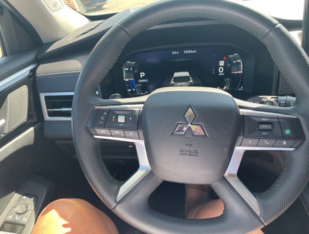 Used 2024 Mitsubishi Outlander SE image 12