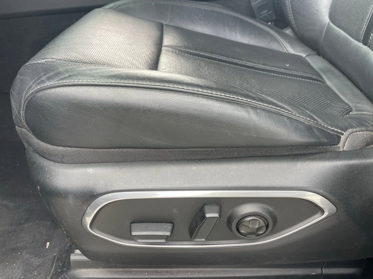 Used 2022 Jeep Wagoneer Series II w/ Premium Group I image 4