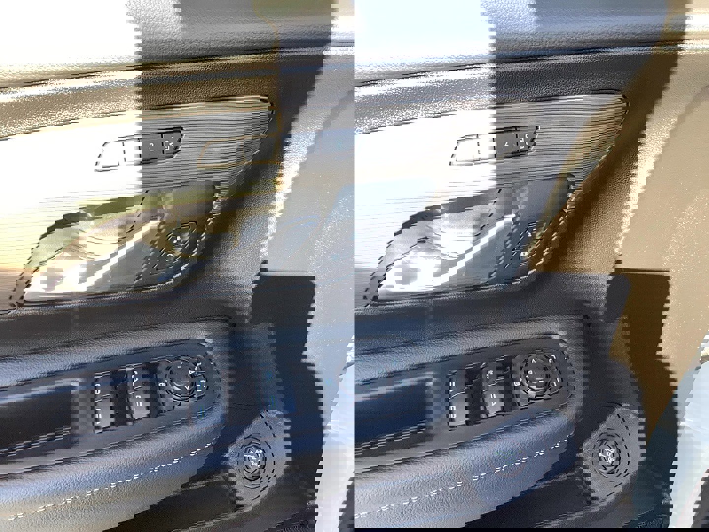 Used 2023 GMC Terrain Denali image 11