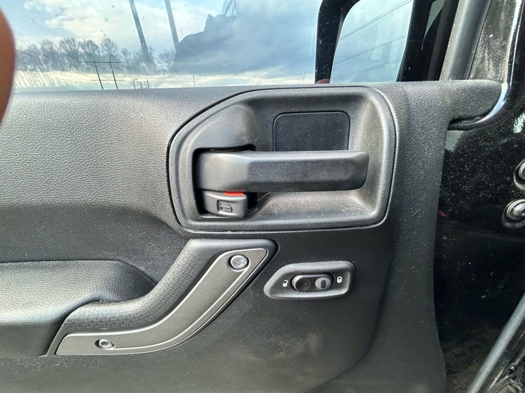 Used 2016 Jeep Wrangler Unlimited Willys image 21