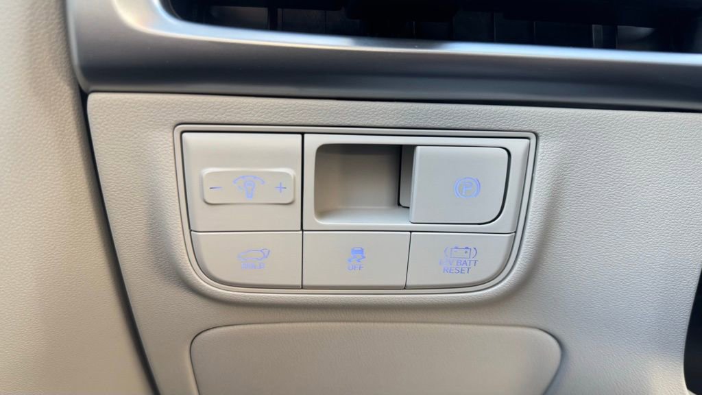 Used 2025 Hyundai Tucson Blue image 16