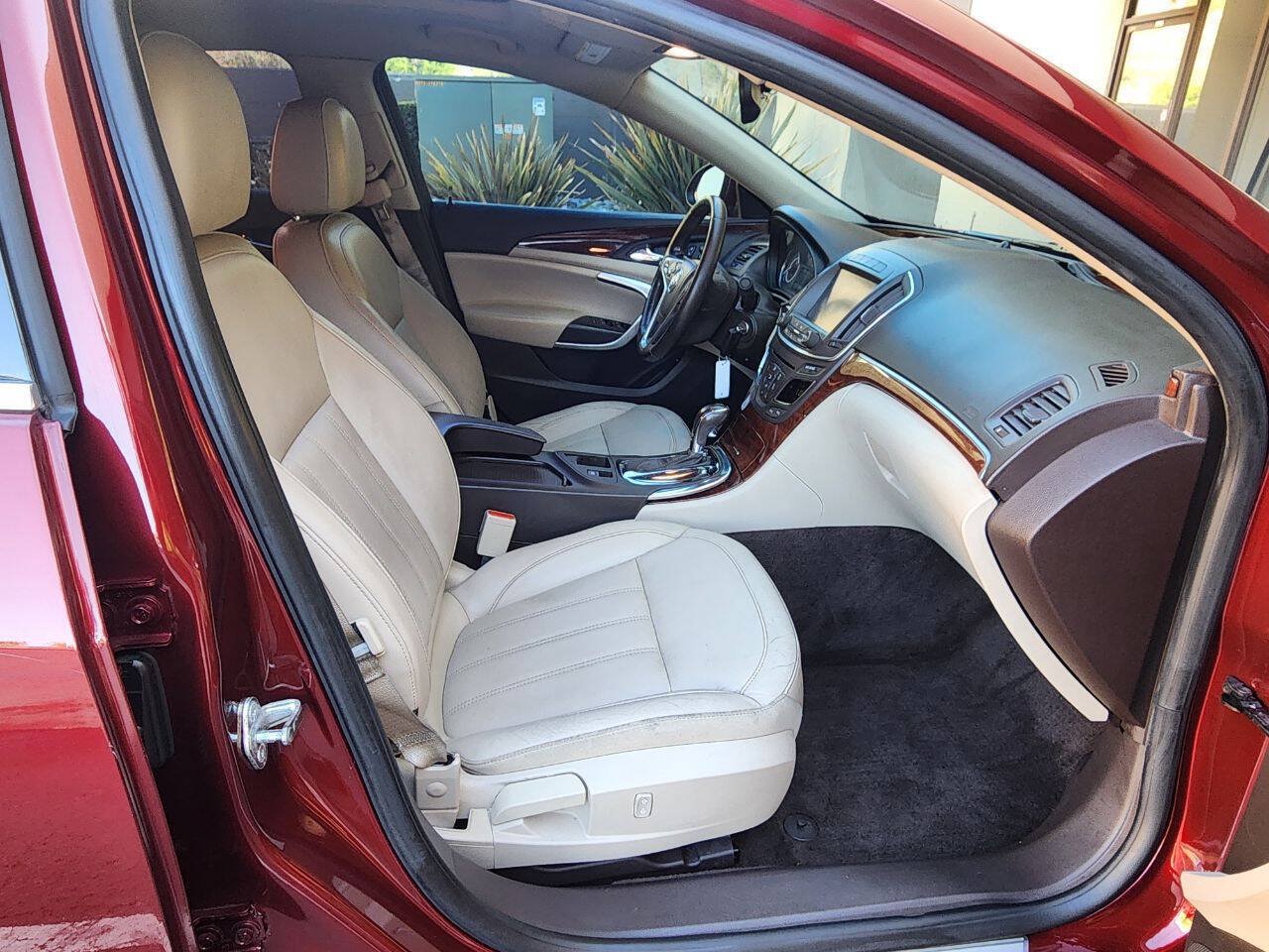 Used 2017 Buick Regal Sport Touring FWD image 11
