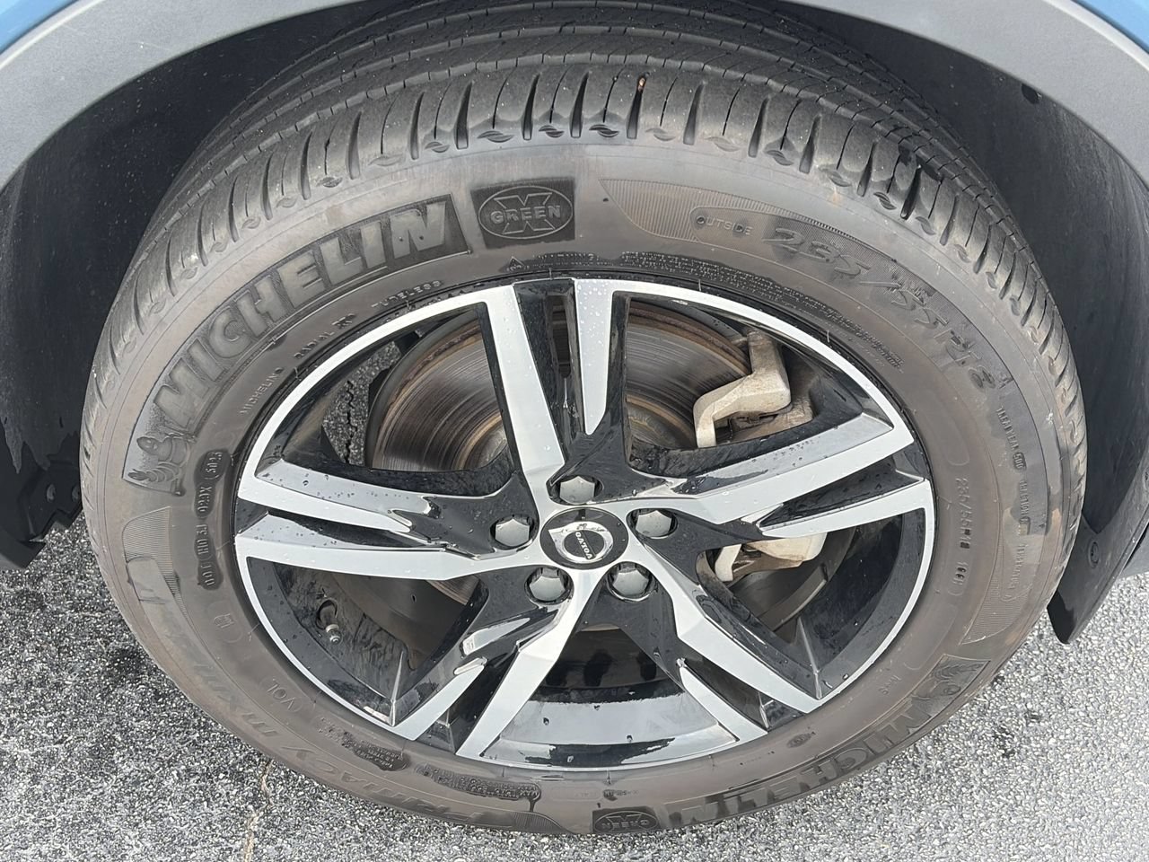 Used 2024 Volvo XC40 B5 Core AWD/4WD image 9