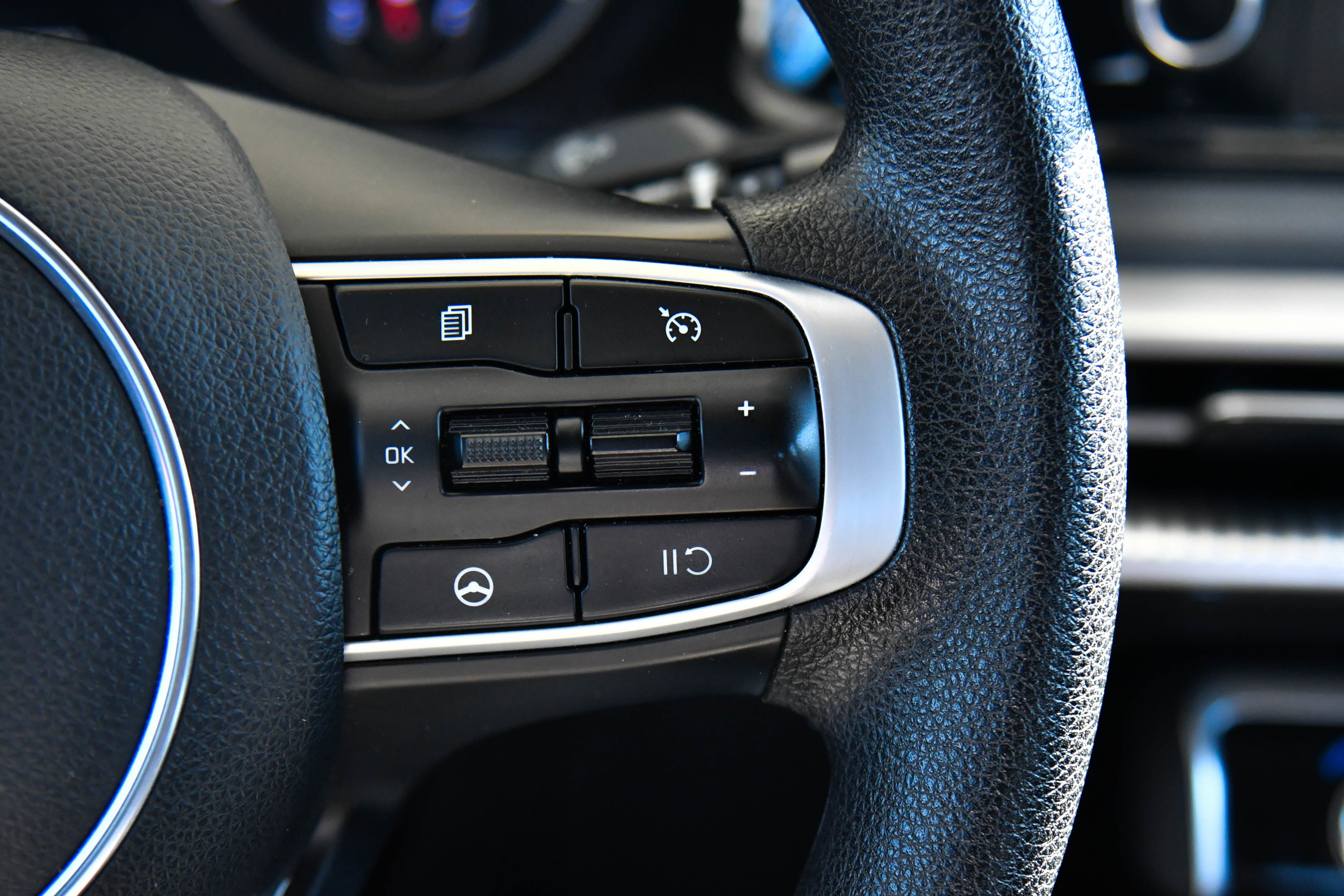 Used 2023 Kia K5 LXS image 26