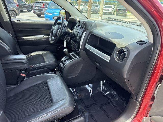 Used 2014 Jeep Compass Latitude FWD image 18