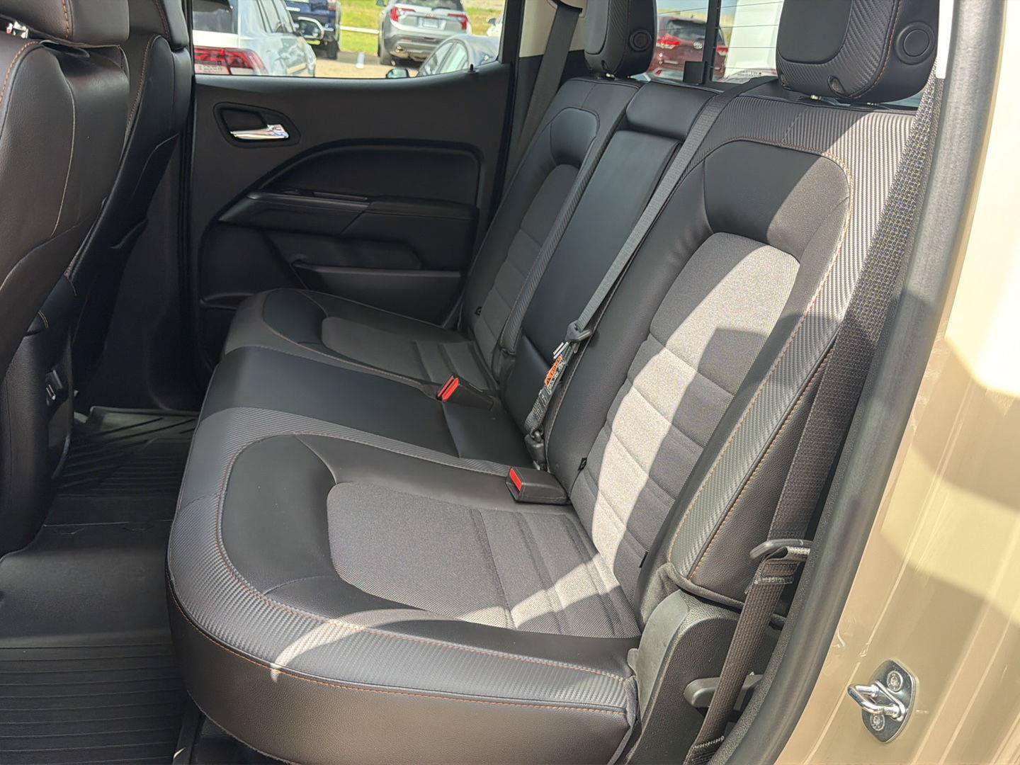Used 2022 GMC Canyon AT4 AWD/4WD image 15