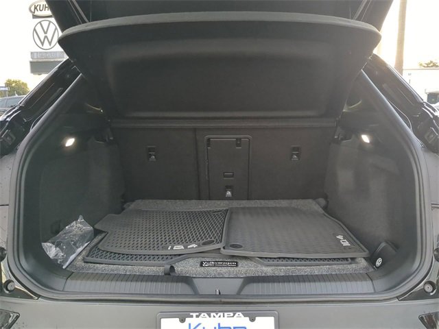 Certified 2021 Volkswagen ID.4 Pro S w/ Gradient Package image 9