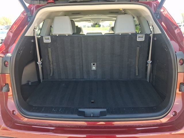 Used 2023 Toyota Highlander XLE image 32