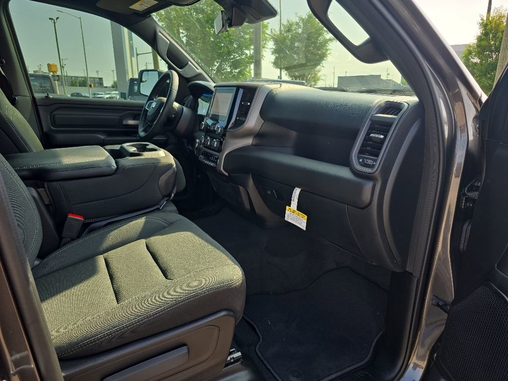 New 2026 RAM 1500 Express AWD/4WD image 18