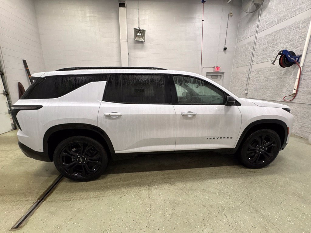 New 2027 Chevrolet Traverse RS w/ LPO, Floor Liner Package AWD/4WD image 3