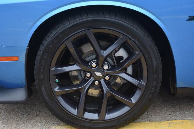 Used 2023 Dodge Challenger R/T w/ Blacktop Package image 9
