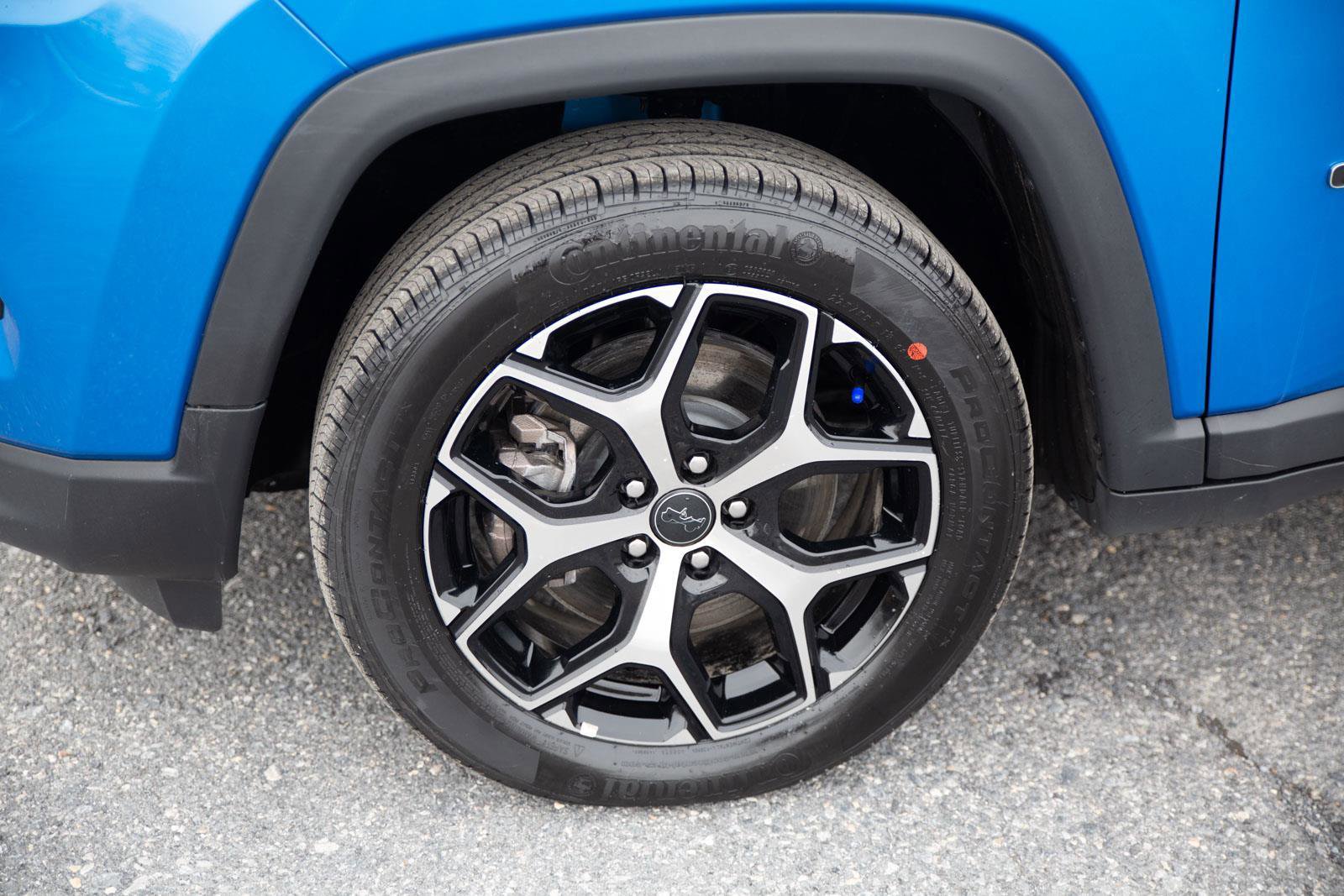 Used 2025 Jeep Compass Limited image 9