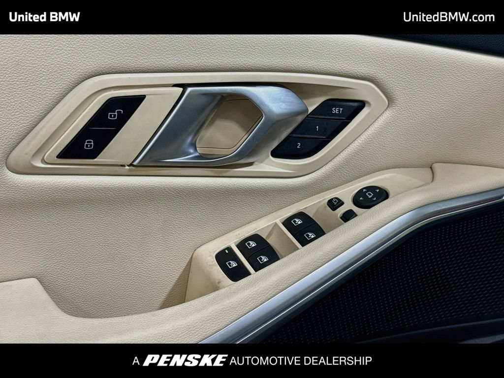 Certified 2025 BMW 330i Sedan RWD image 3