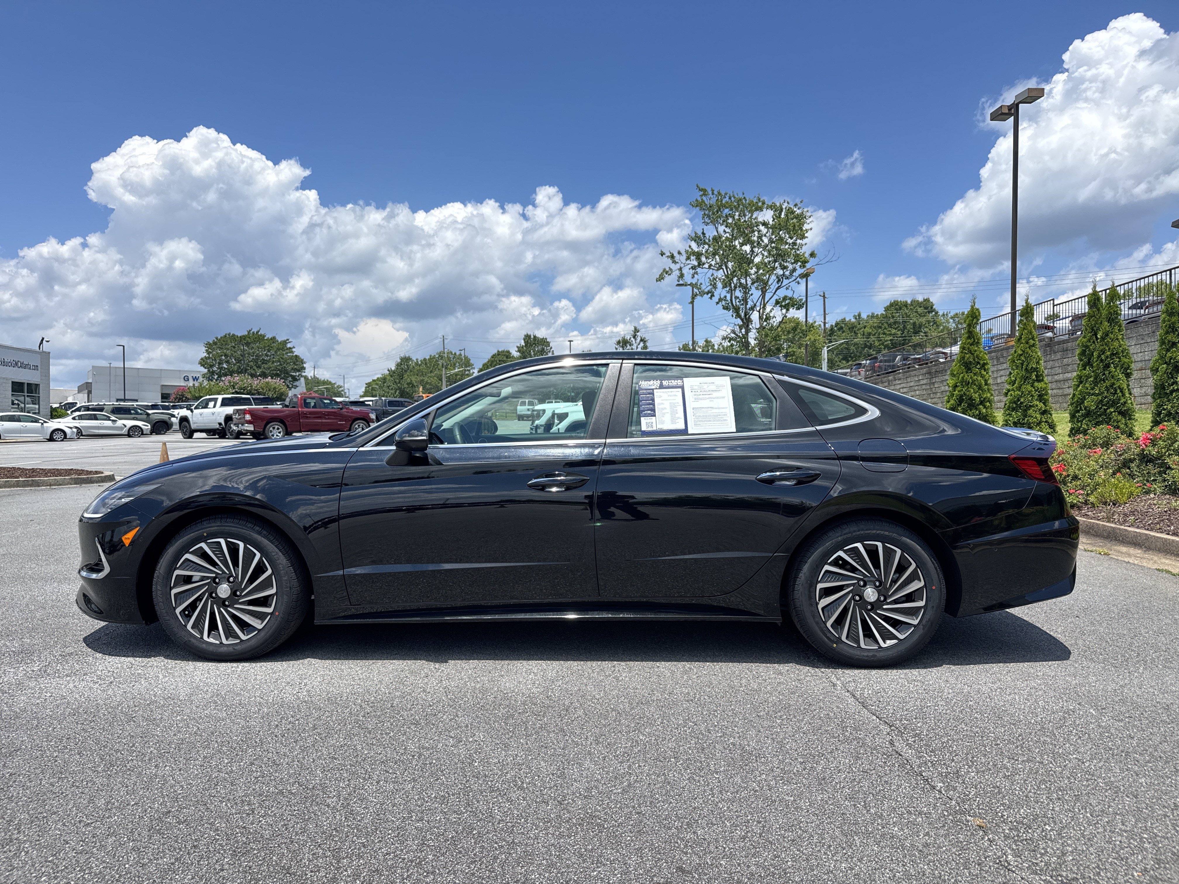 Used 2023 Hyundai Sonata Limited w/ Cargo Package FWD image 7