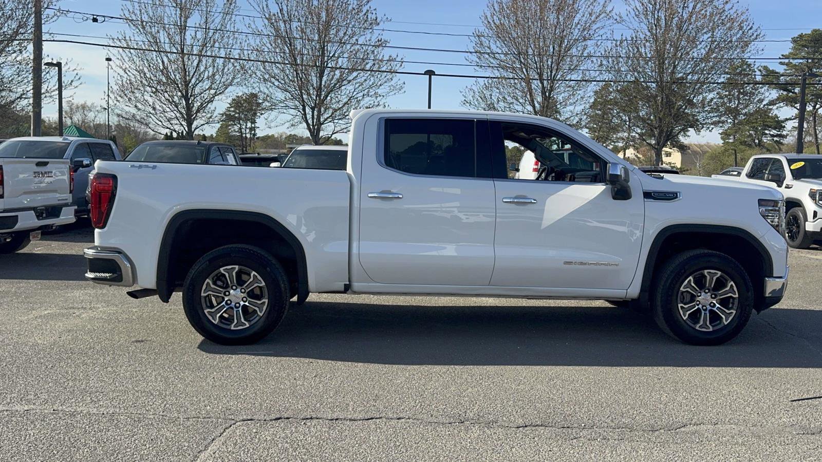 Used 2025 GMC Sierra 1500 SLT AWD/4WD image 3