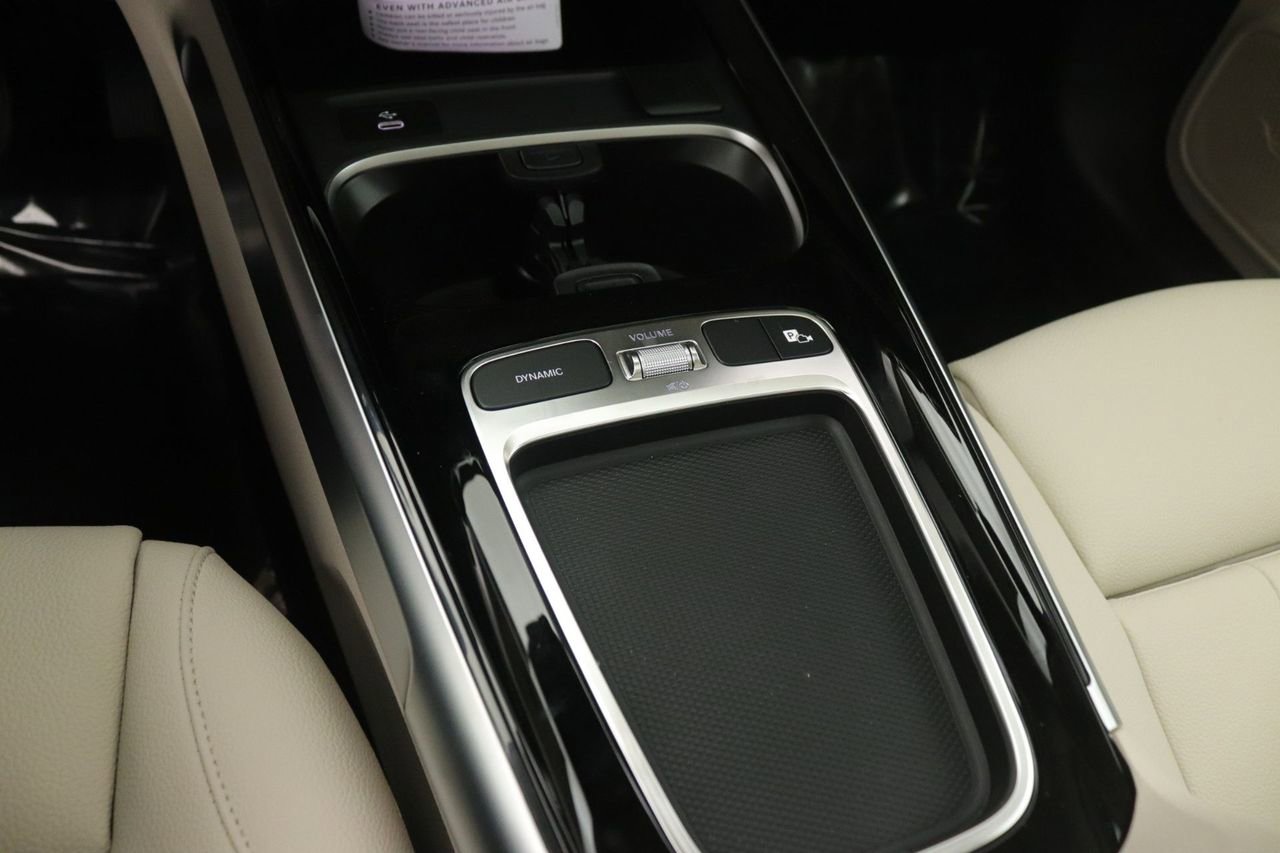 New 2026 Mercedes-Benz GLB 250 image 6