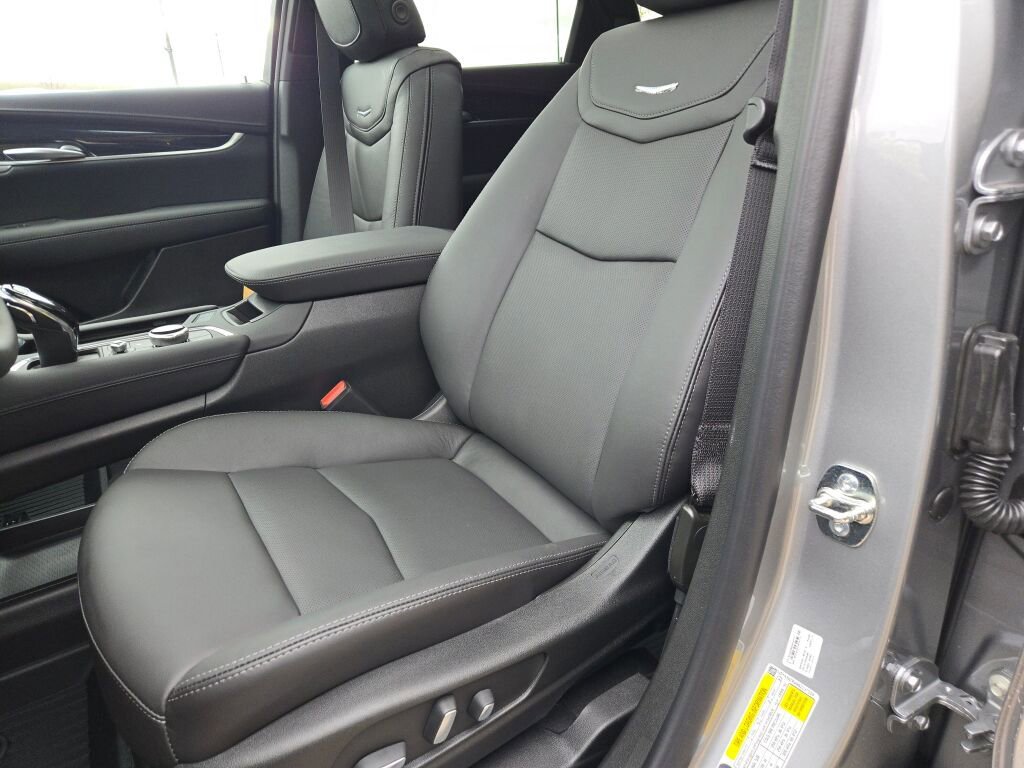 New 2025 Cadillac XT5 Premium Luxury w/ LPO, Floor Liner Package image 26