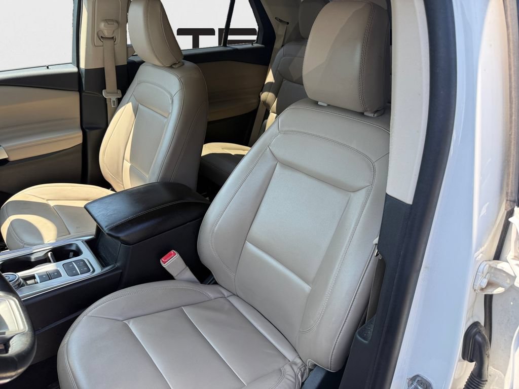 Used 2021 Ford Explorer XLT w/ Equipment Group 202A RWD image 25