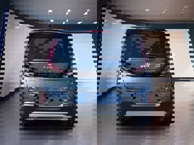Certified 2025 Kia Soul LX w/ LX Technology Package FWD image 4