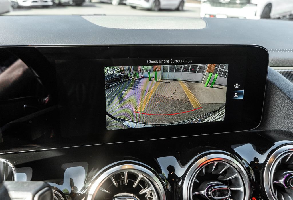 Used 2022 Mercedes-Benz GLA 250 4MATIC image 9