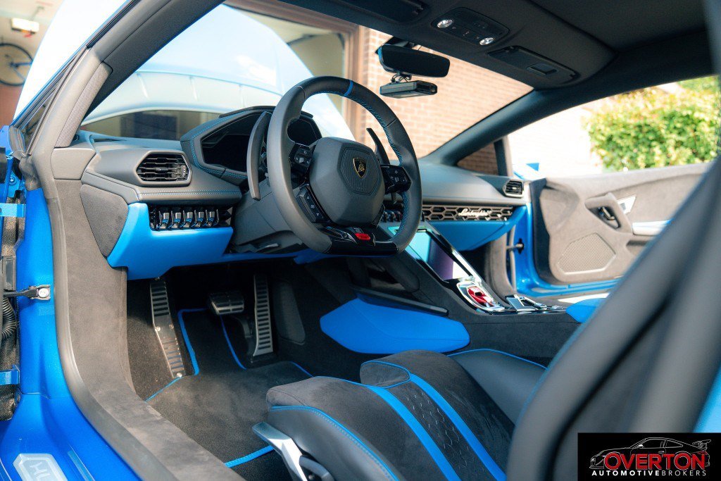 Used 2023 Lamborghini Huracan Tecnica RWD image 15