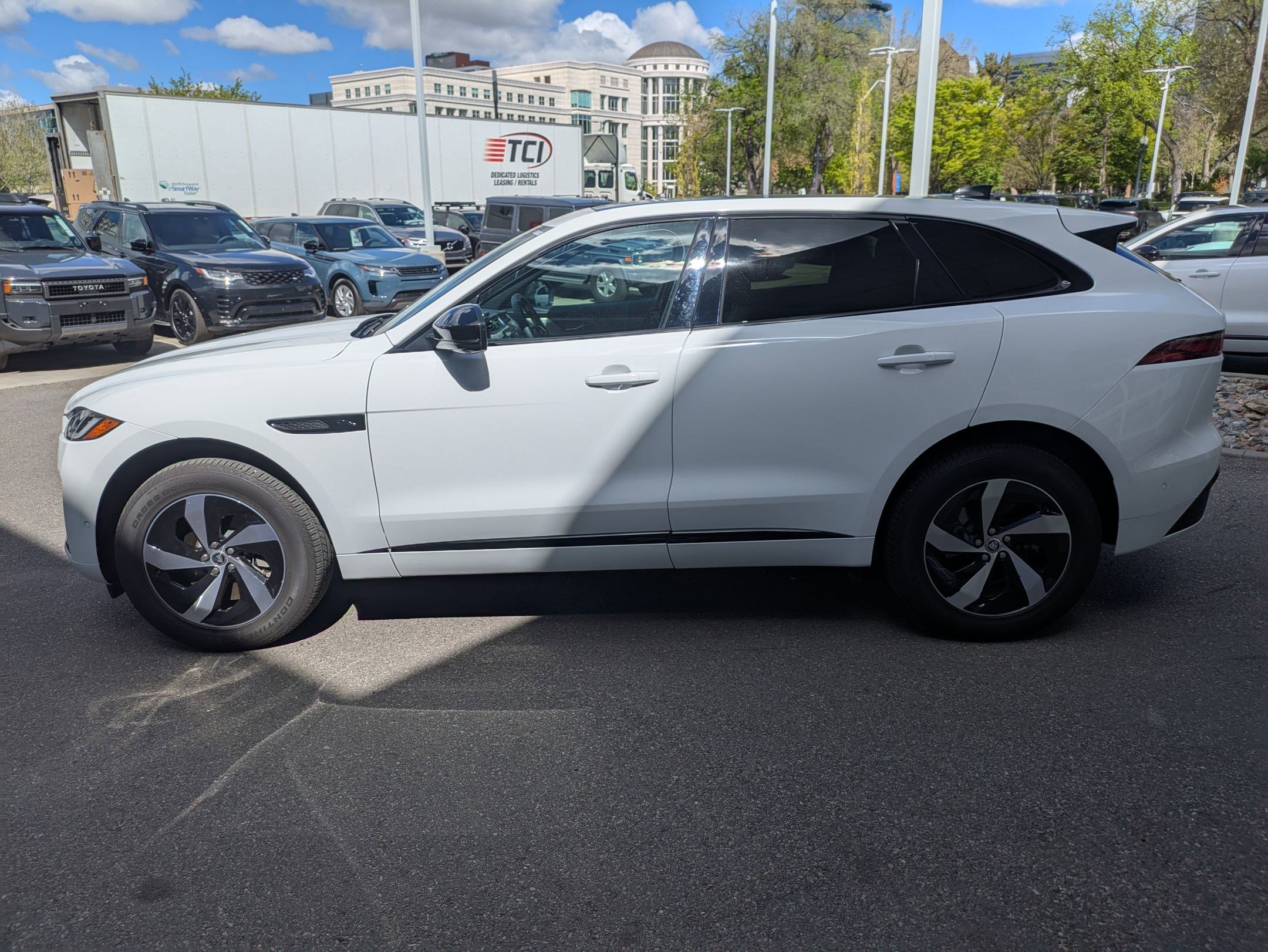 Used 2026 Jaguar F-PACE R-Dynamic S AWD/4WD image 11