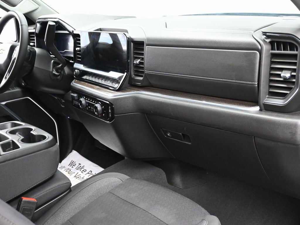 Used 2025 Chevrolet Silverado 1500 LT image 31