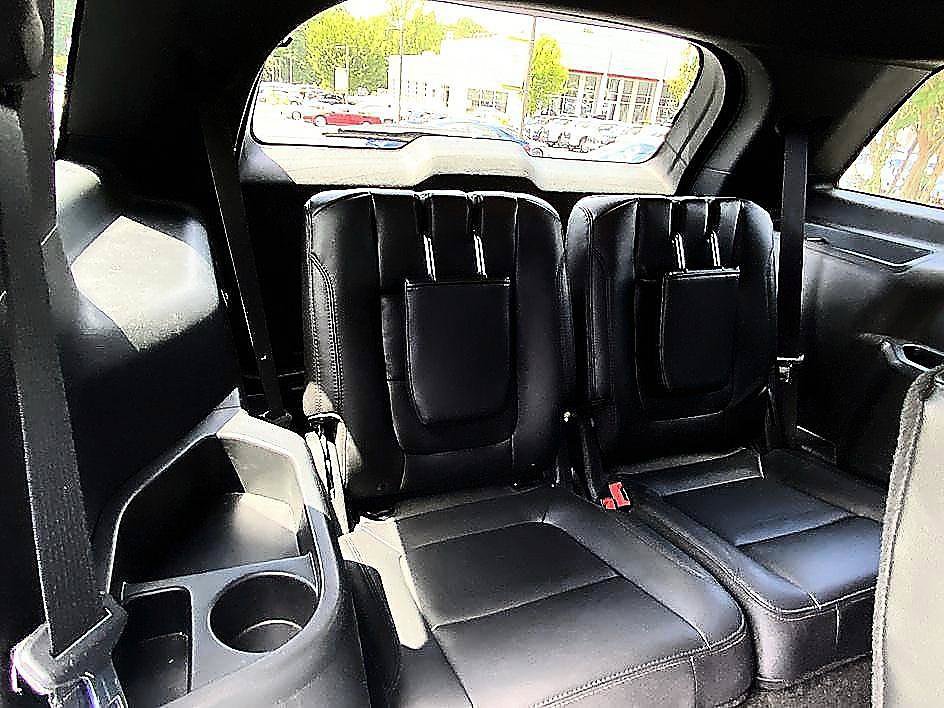 Used 2017 Ford Explorer XLT w/ Equipment Group 202A FWD image 21