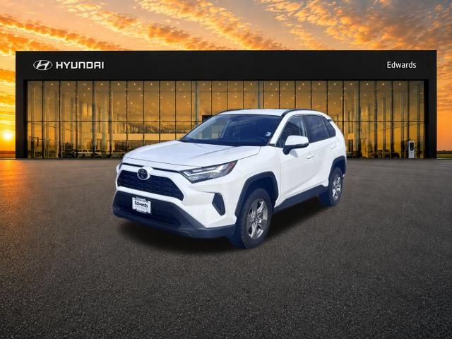 Used 2022 Toyota RAV4 XLE w/ XLE Grade Weather Package AWD/4WD image 1