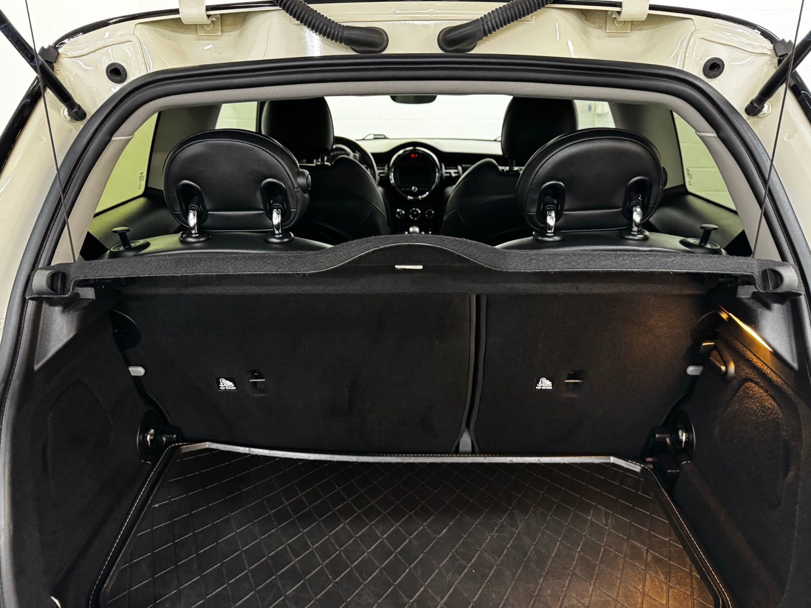 Used 2019 MINI Cooper S w/ Signature Upholstery Package image 36