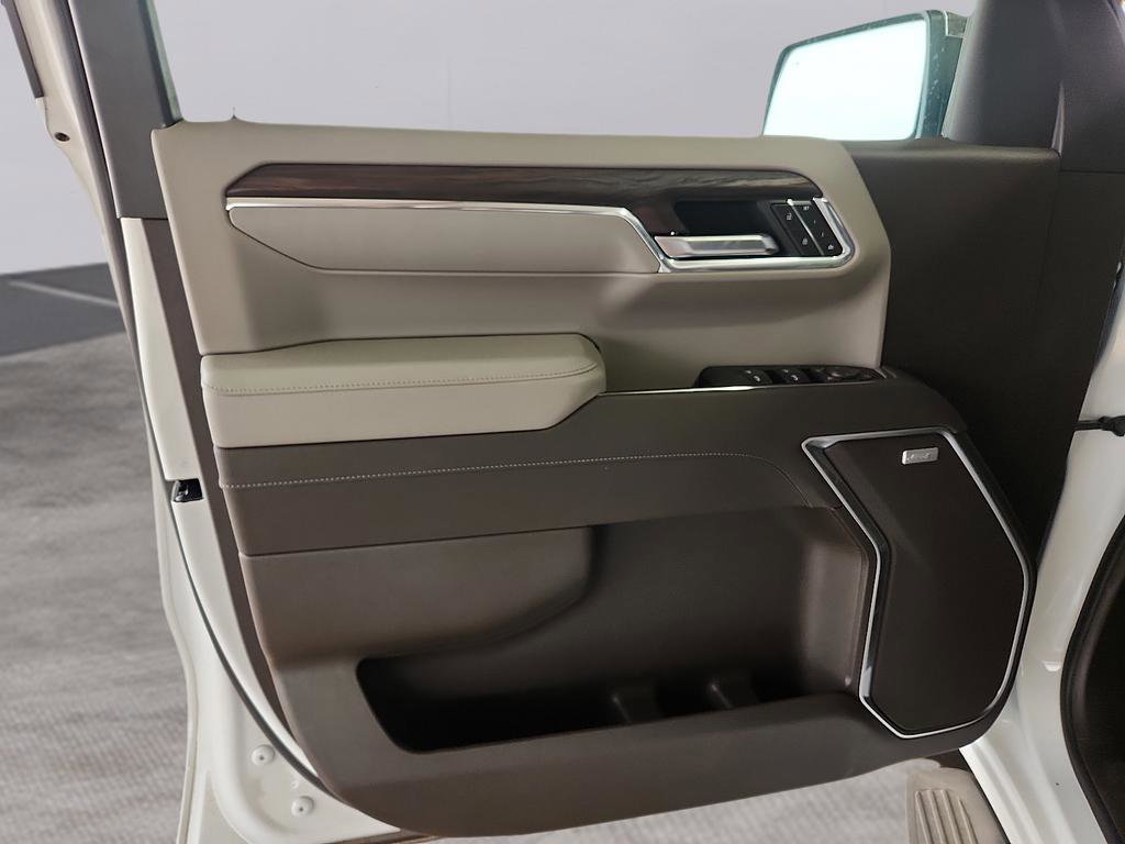 New 2026 GMC Sierra 1500 SLT AWD/4WD image 11