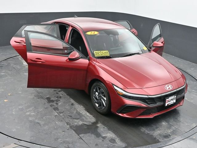 Used 2024 Hyundai Elantra SEL image 58