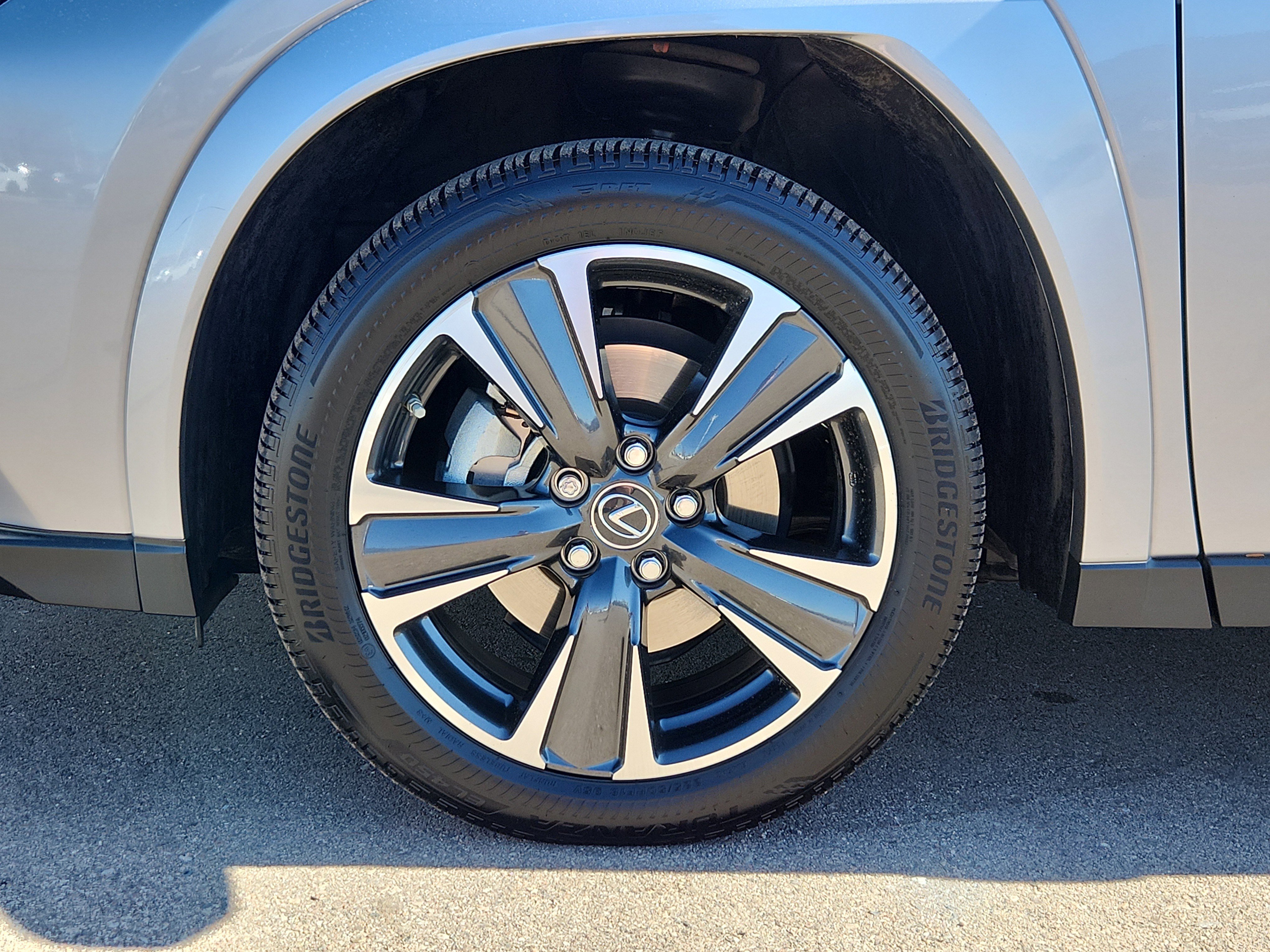 Used 2024 Lexus UX 250h AWD w/ Premium Package image 16