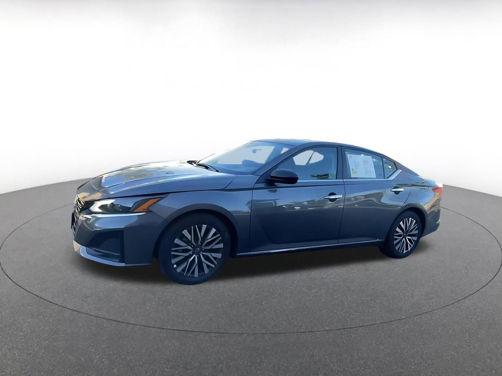 Used 2025 Nissan Altima 2.5 SV FWD image 8
