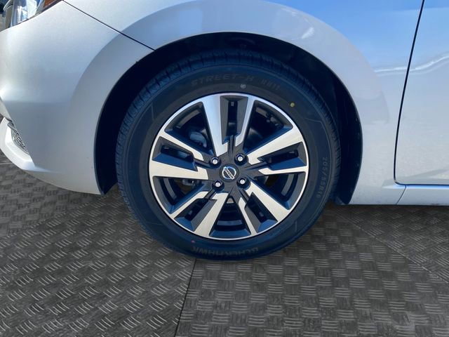 Used 2022 Nissan Versa SV image 31