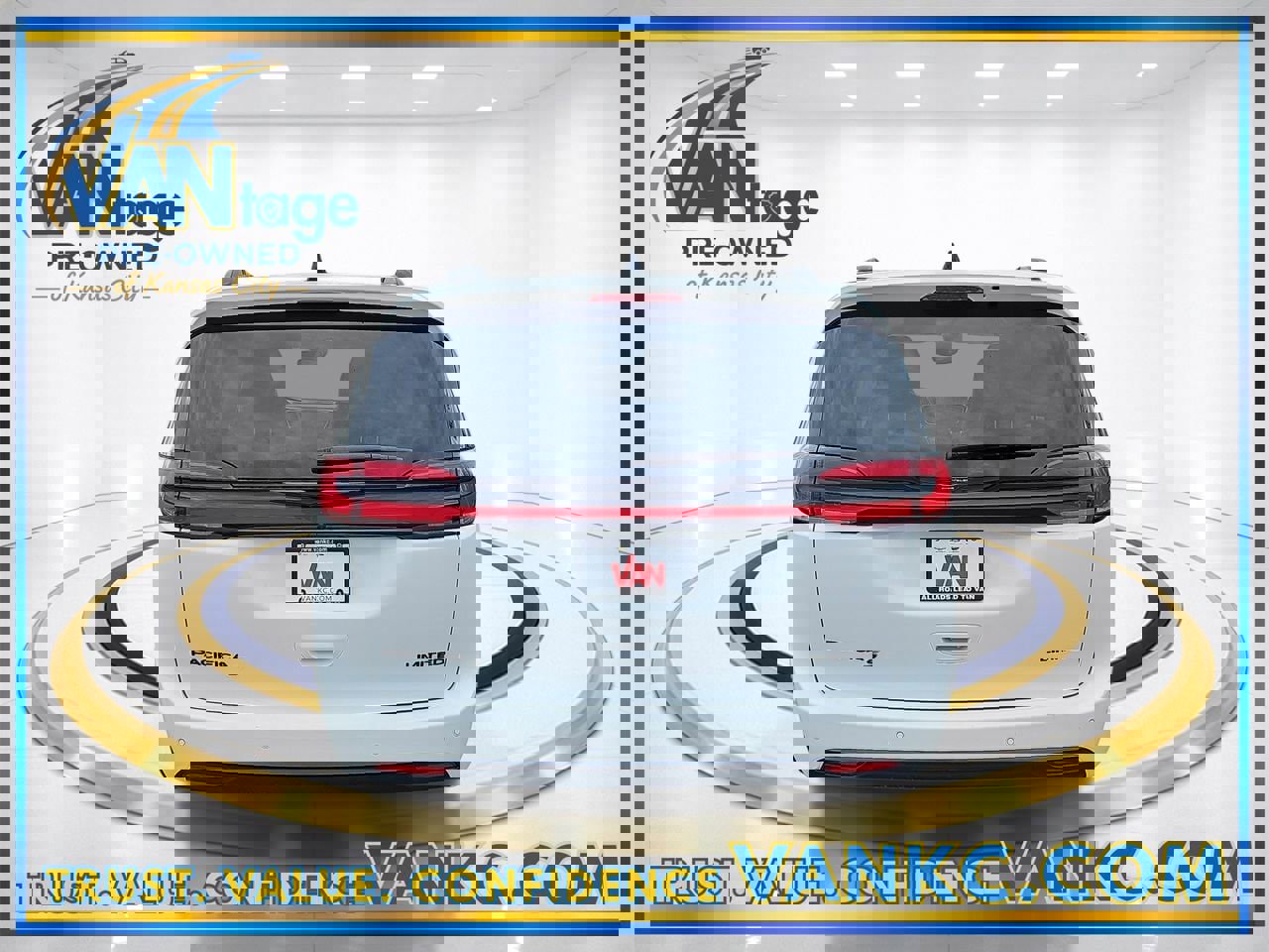 Used 2025 Chrysler Pacifica Limited image 7