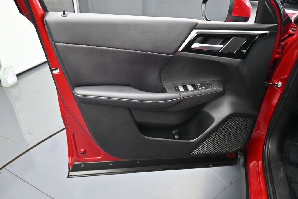 Used 2024 Mitsubishi Outlander SE Black Edition FWD image 13